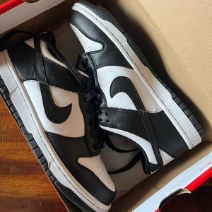 Nike Low “Panda” Dunks